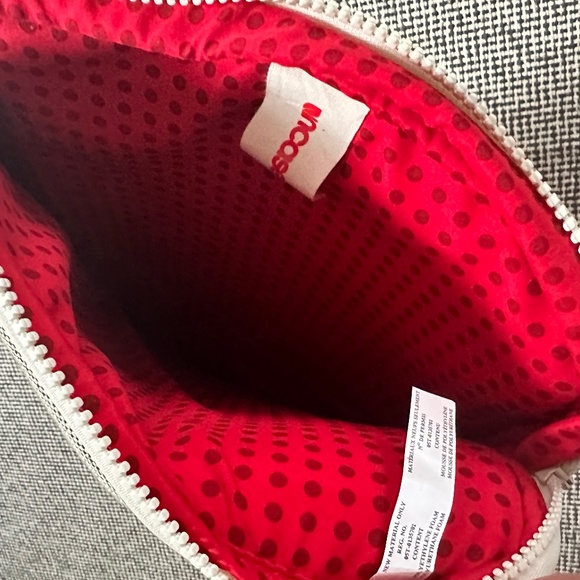 incase Terra Collection Sleeve Cream White and Fiery Red - Picture 9 of 13